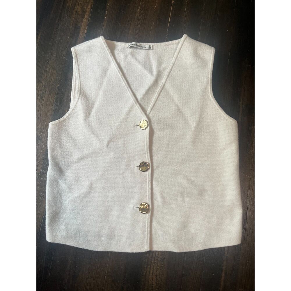 Abercrombie & Fitch | LuxeLoft V-Neck Vest | S